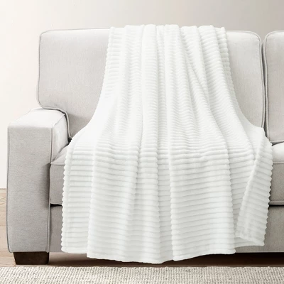 Lush Décor 50"x60" Super Cozy Ultra Soft Ribbed Faux Fur Throw 6 Lush Décor 50"x60" Super Cozy Ultra Soft Ribbed Faux Fur Throw - Image 6