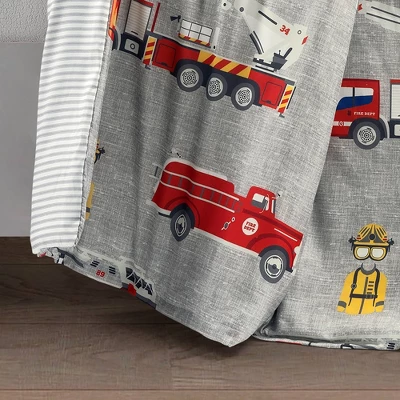 60"x40" 7lbs Kids' Fire Truck Kids' Washable Reversible Weighted Blanket - Lush Décor 2 60"x40" 7lbs Kids' Fire Truck Kids' Washable Reversible Weighted Blanket - Lush Décor - Image 2