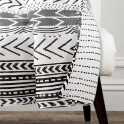 Hygge Geo Throw Blanket - Lush Décor